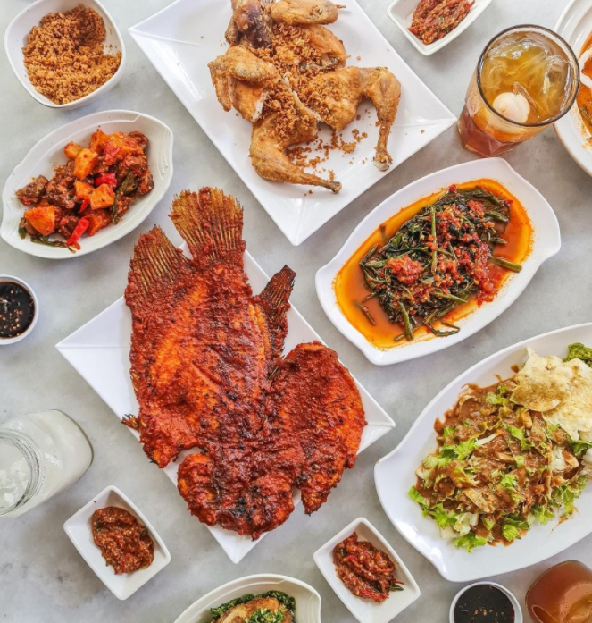 Tempat Makan Keluarga di Medan yang Nyaman Buat Anak