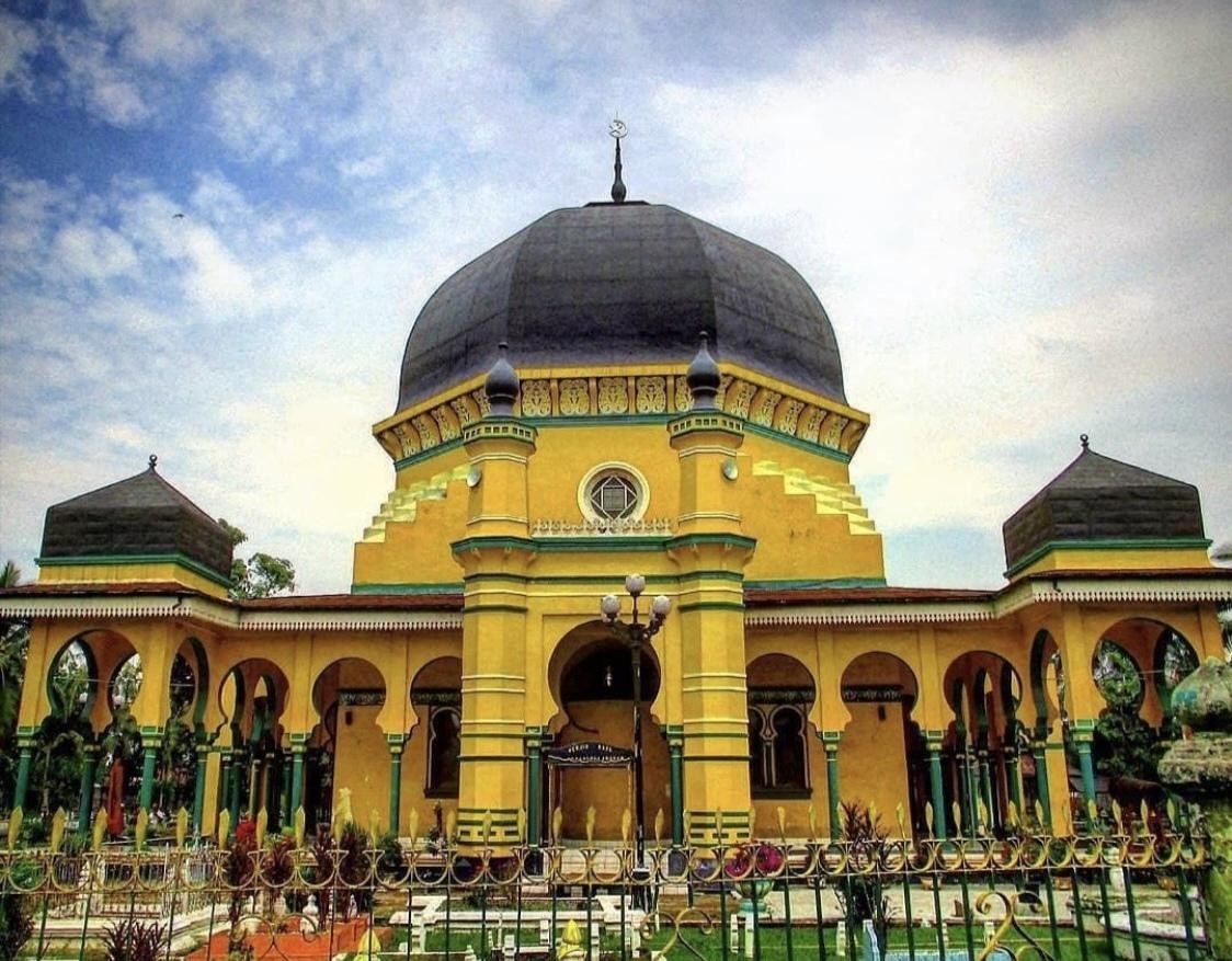 Masjid Al Osmani: Arsitektur, Lokasi, dan Info Lainnya
