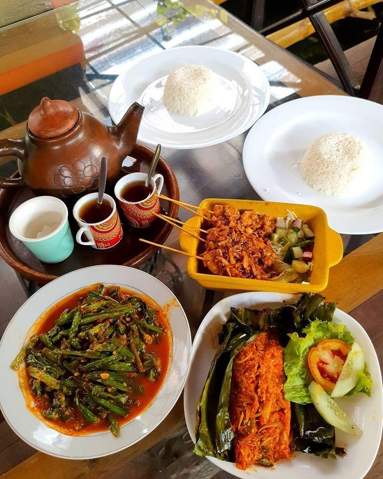 4 Tempat Makan dan Restoran Keluarga di Medan, Recommended!