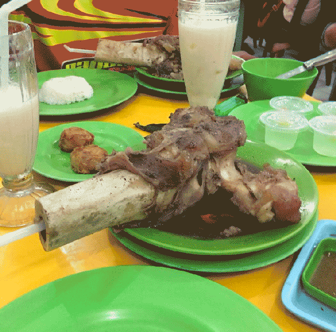 Menyeruput Gurihnya Sop Sumsum Langsa di Medan