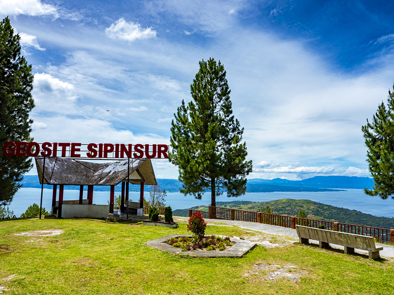 Geosite Sipinsur, Tempat Terbaik untuk Menikmati Keindahan Danau Toba